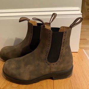 Blundstone Chelsea Boots women’s size 7
